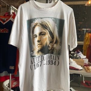 KURT COBAIN MEMORIAL TEE